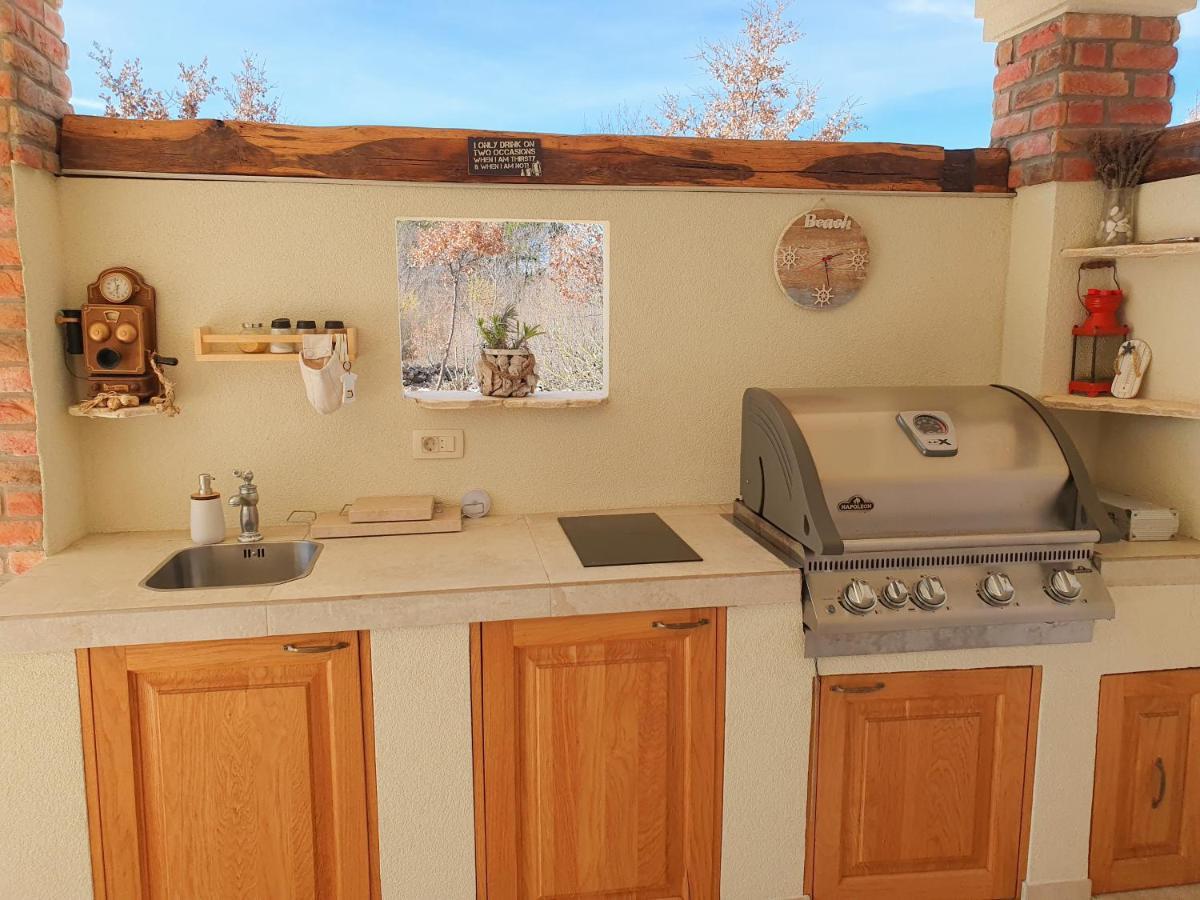 Milohnici Villa Alara - Charming Villa With Heated Swimming Pool מראה חיצוני תמונה