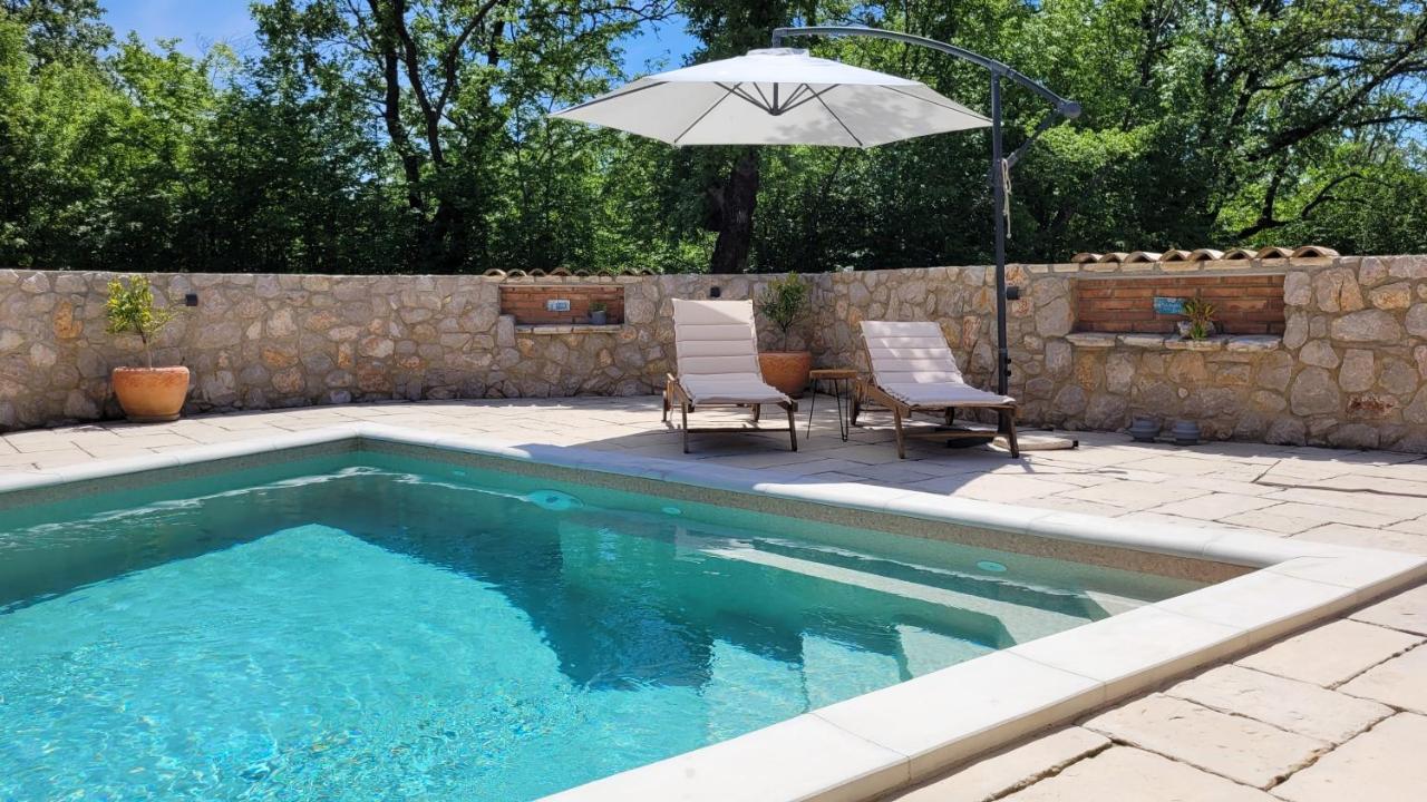 Milohnici Villa Alara - Charming Villa With Heated Swimming Pool מראה חיצוני תמונה