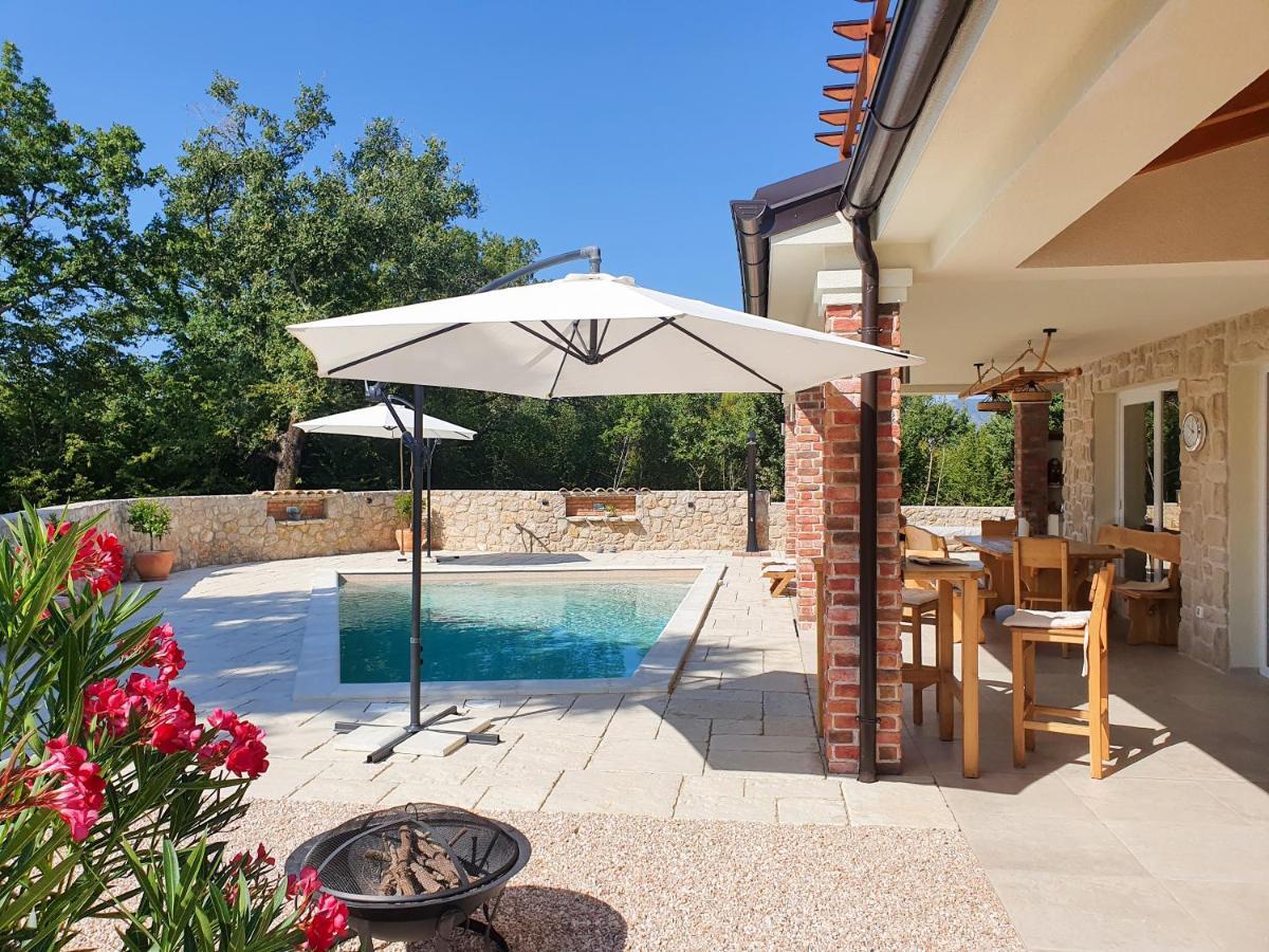 Milohnici Villa Alara - Charming Villa With Heated Swimming Pool מראה חיצוני תמונה