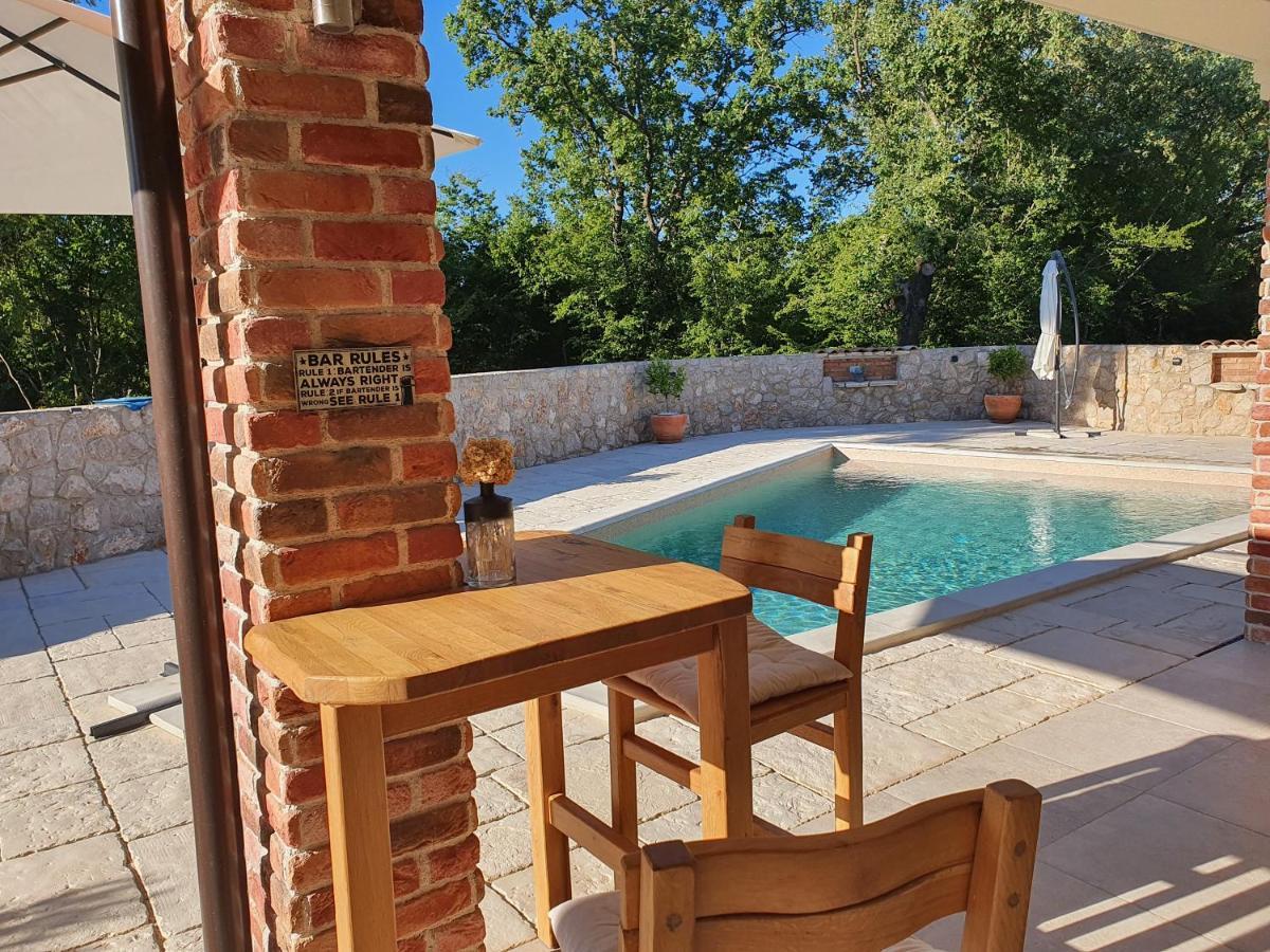 Milohnici Villa Alara - Charming Villa With Heated Swimming Pool מראה חיצוני תמונה