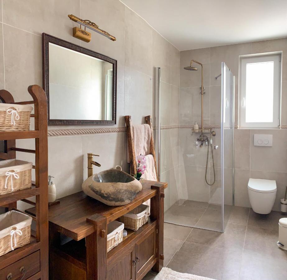 Milohnici Villa Alara - Charming Villa With Heated Swimming Pool מראה חיצוני תמונה