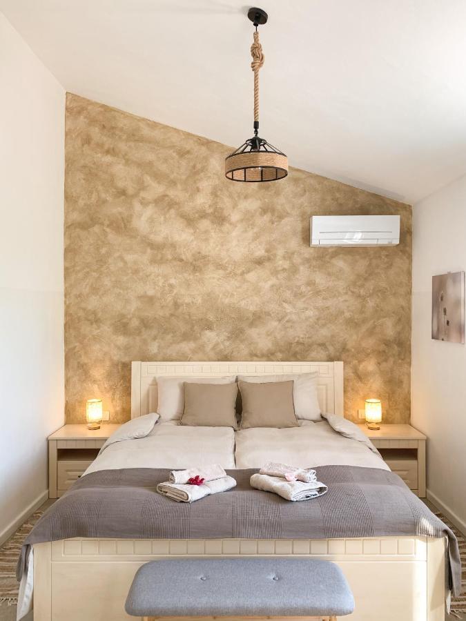Milohnici Villa Alara - Charming Villa With Heated Swimming Pool מראה חיצוני תמונה