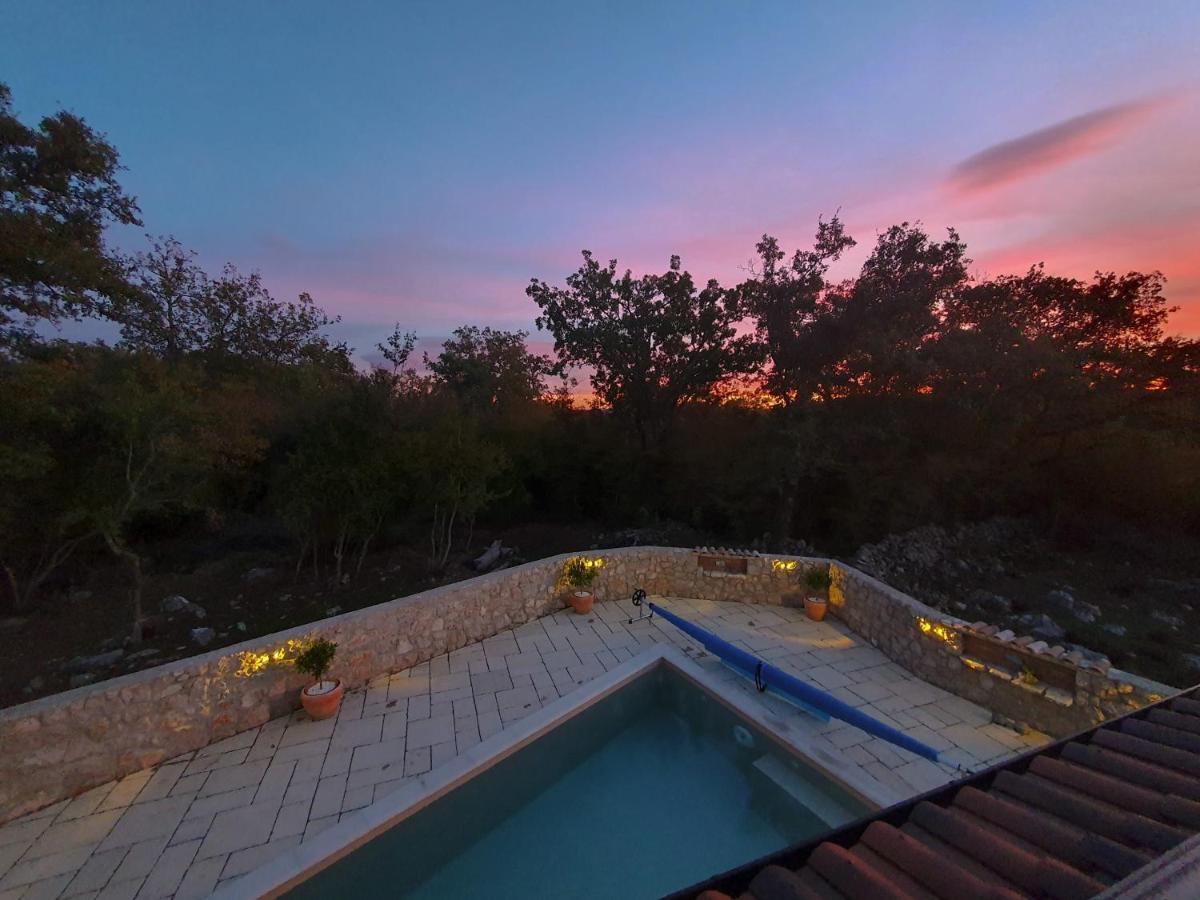 Milohnici Villa Alara - Charming Villa With Heated Swimming Pool מראה חיצוני תמונה